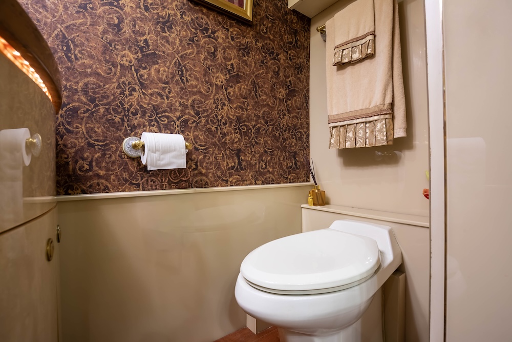 2007 Prevost Featherlite H3-45 For Sale