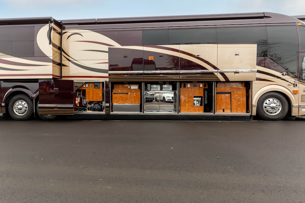 2007 Prevost Featherlite H3-45 For Sale