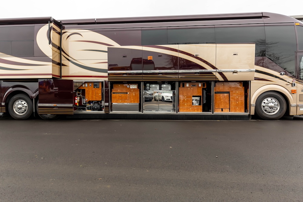 2007 Prevost Featherlite H3-45 For Sale