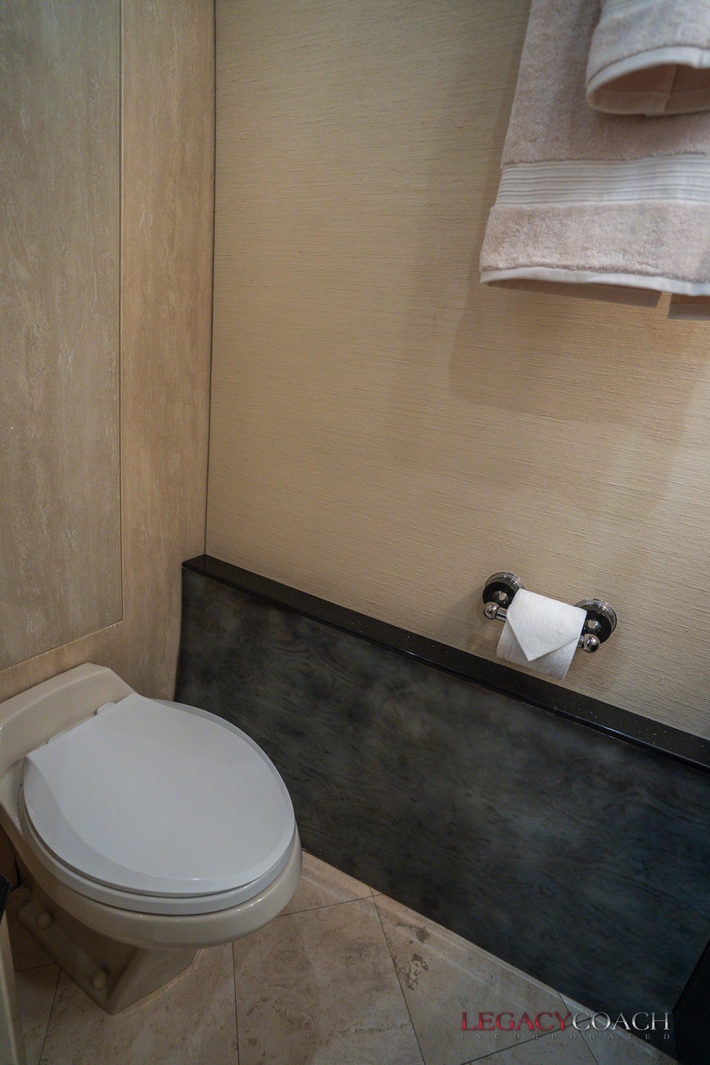 2007 Prevost Featherlite XLII For Sale