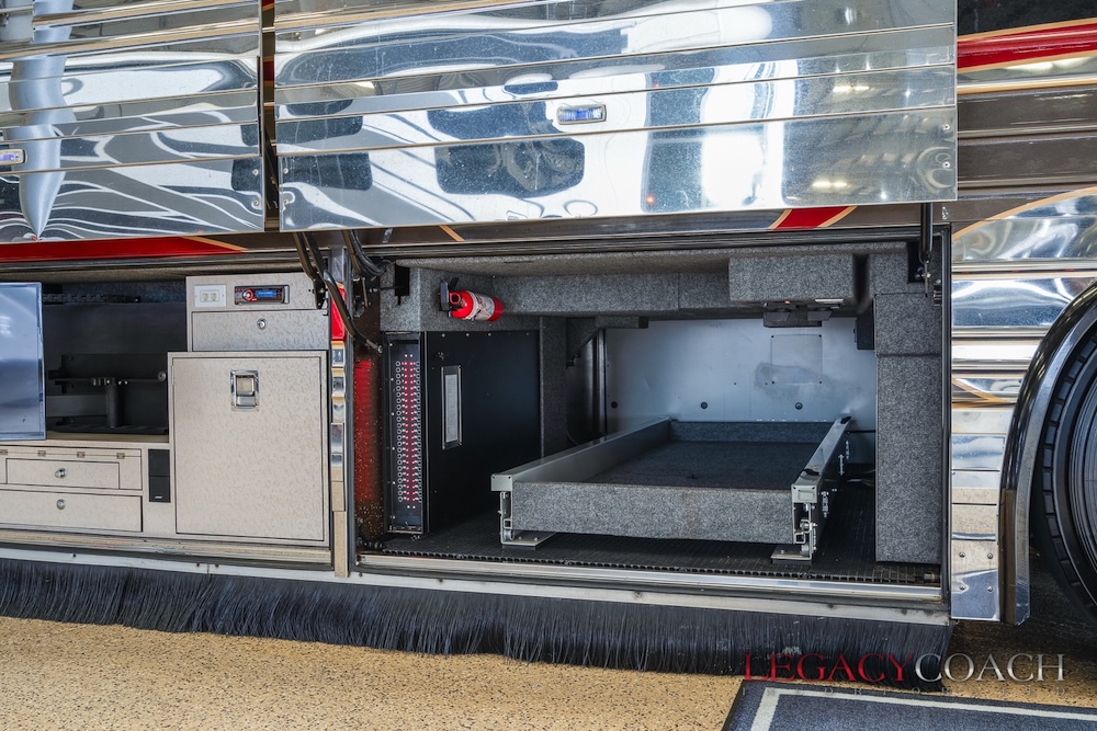 2007 Prevost Featherlite XLII For Sale