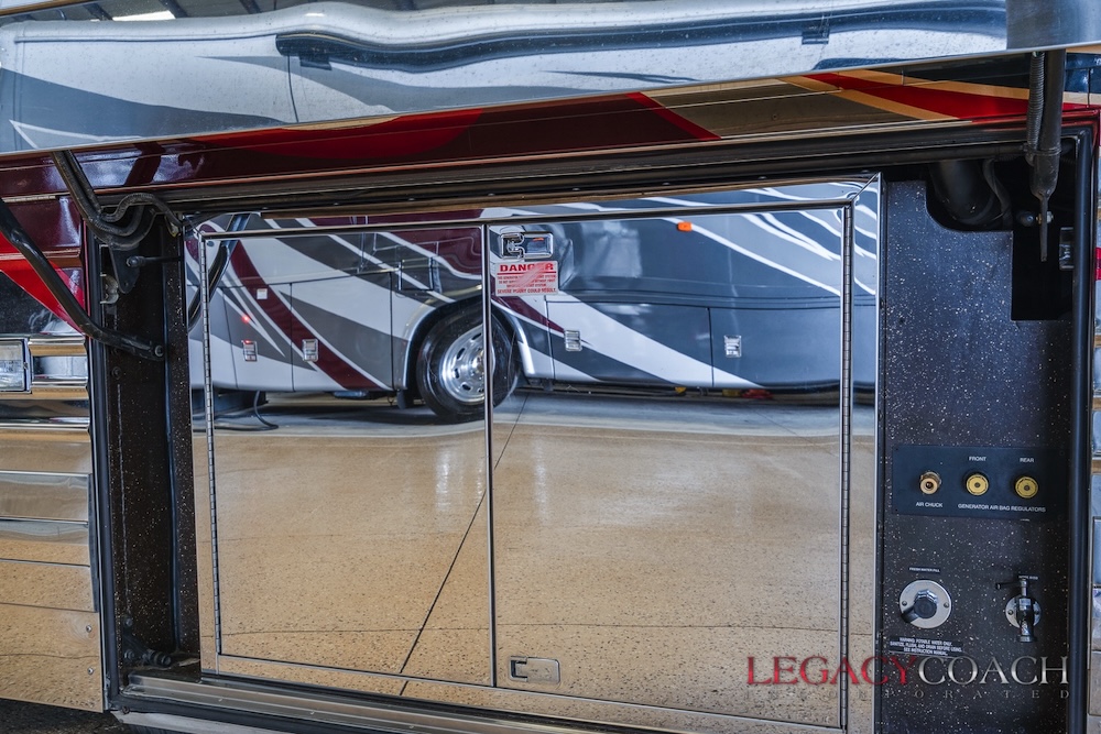 2007 Prevost Featherlite XLII For Sale