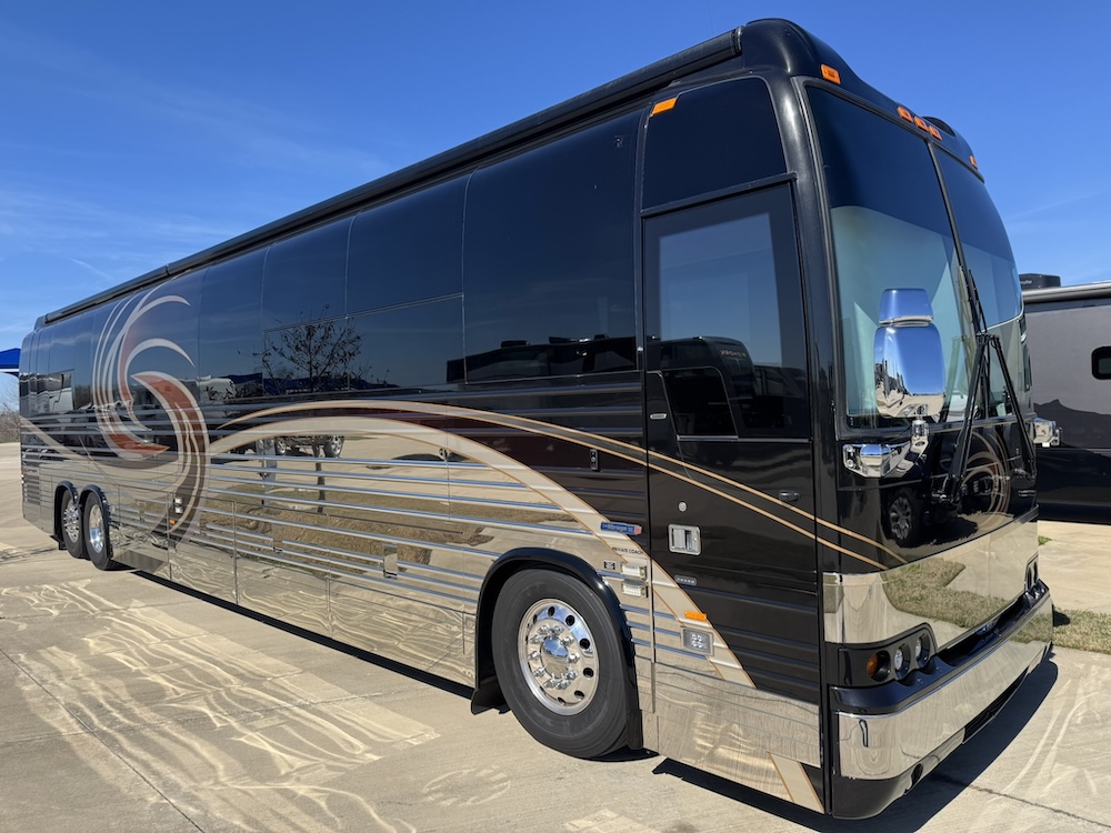 2007 Prevost Legendary XLII For Sale