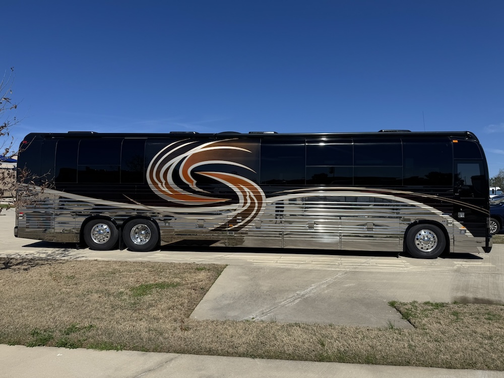 2007 Prevost Legendary XLII For Sale