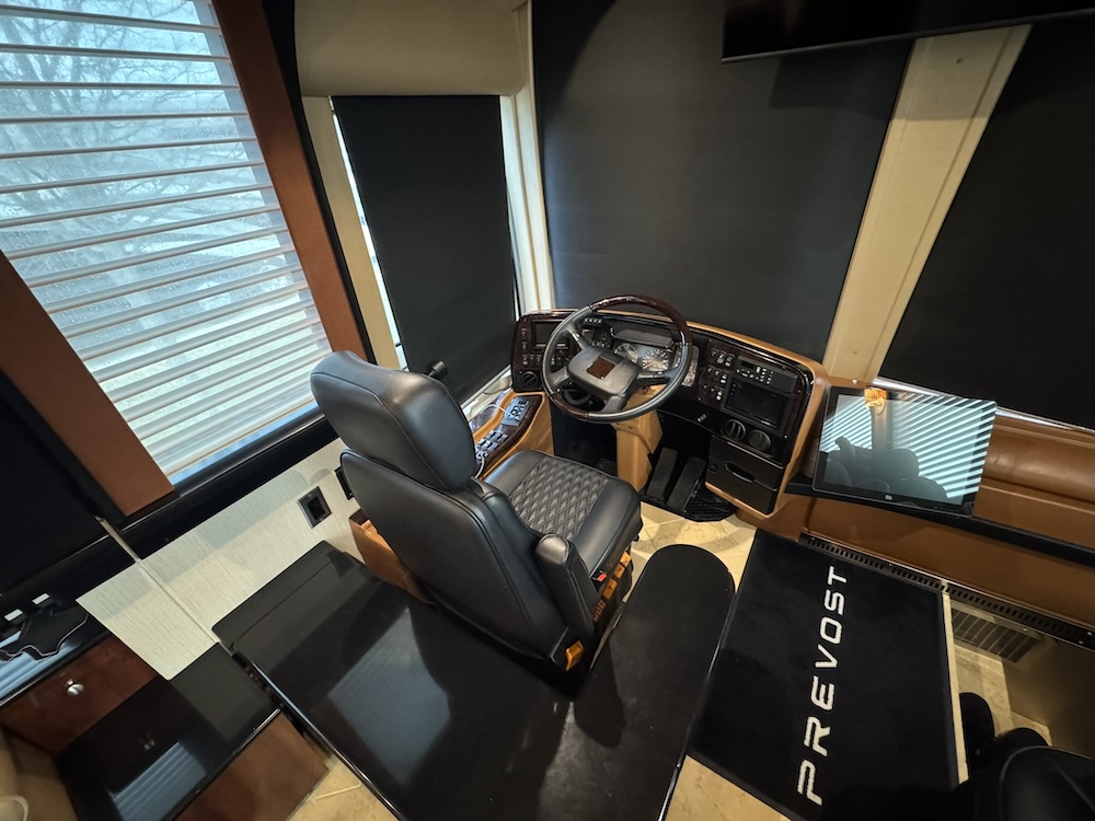 2007 Prevost Legendary XLII For Sale