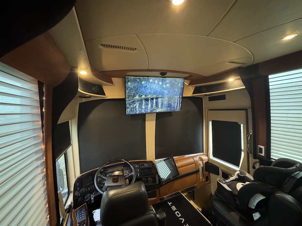 2007 Prevost Legendary XLII For Sale