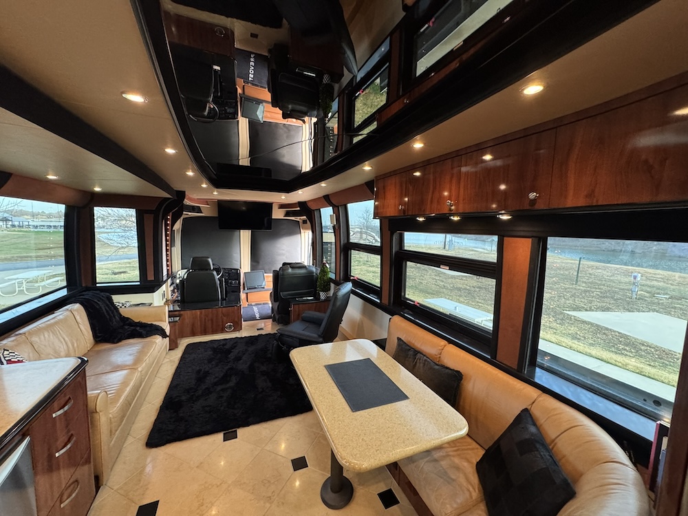 2007 Prevost Legendary XLII For Sale