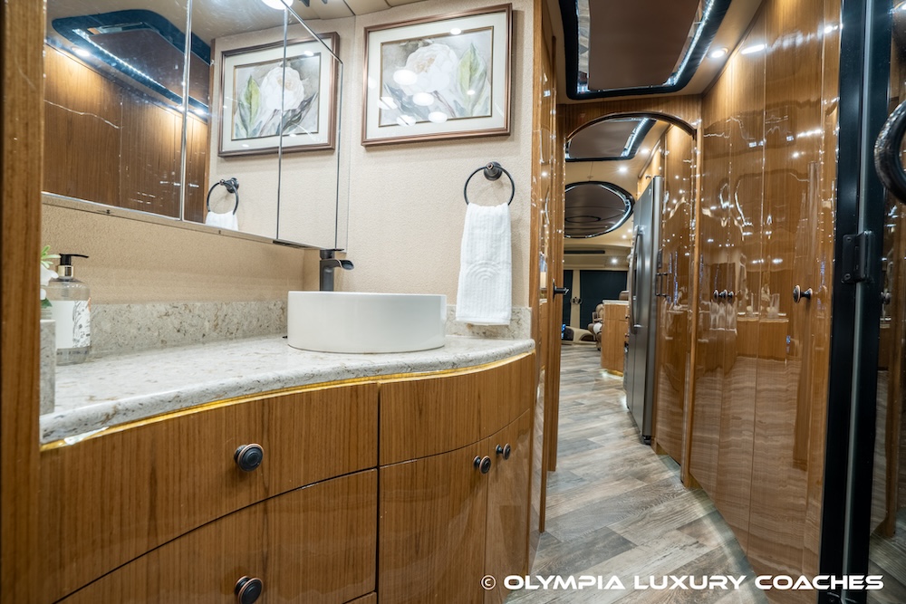 2007 Prevost Millennium H3-45 For Sale