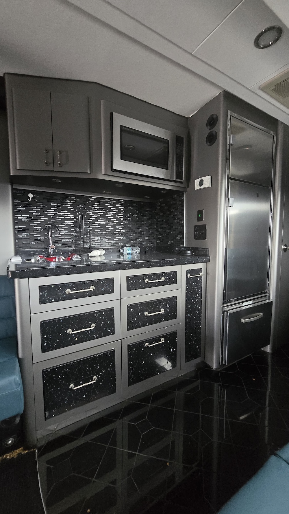 2007 Prevost  H3-45 For Sale