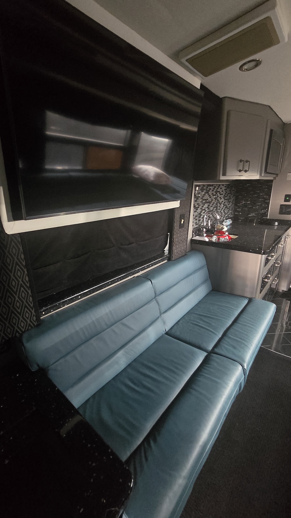 2007 Prevost  H3-45 For Sale