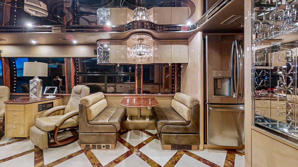 2008 Prevost Featherlite  H3-45 For Sale