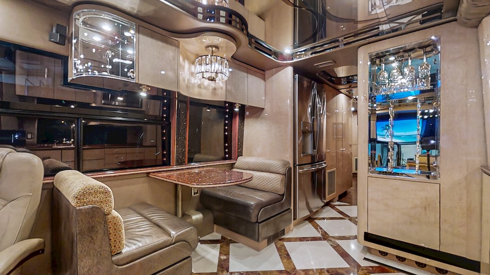 2008 Prevost Featherlite  H3-45 For Sale