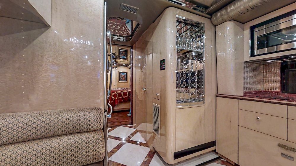 2008 Prevost Featherlite  H3-45 For Sale
