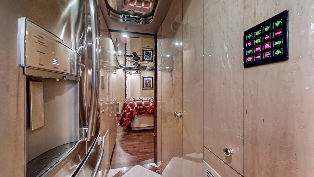 2008 Prevost Featherlite  H3-45 For Sale
