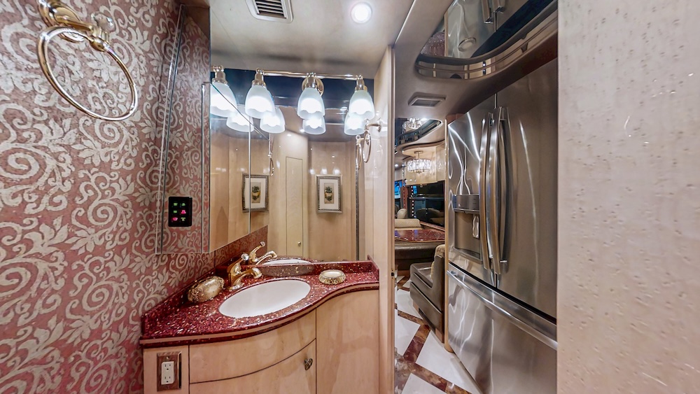 2008 Prevost Featherlite  H3-45 For Sale