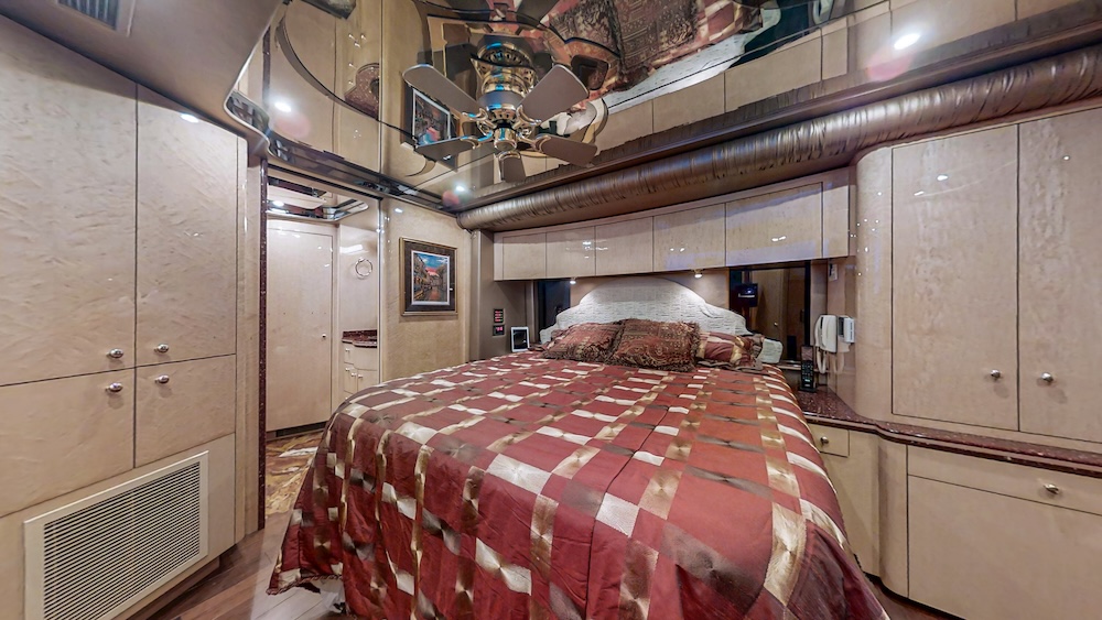 2008 Prevost Featherlite  H3-45 For Sale