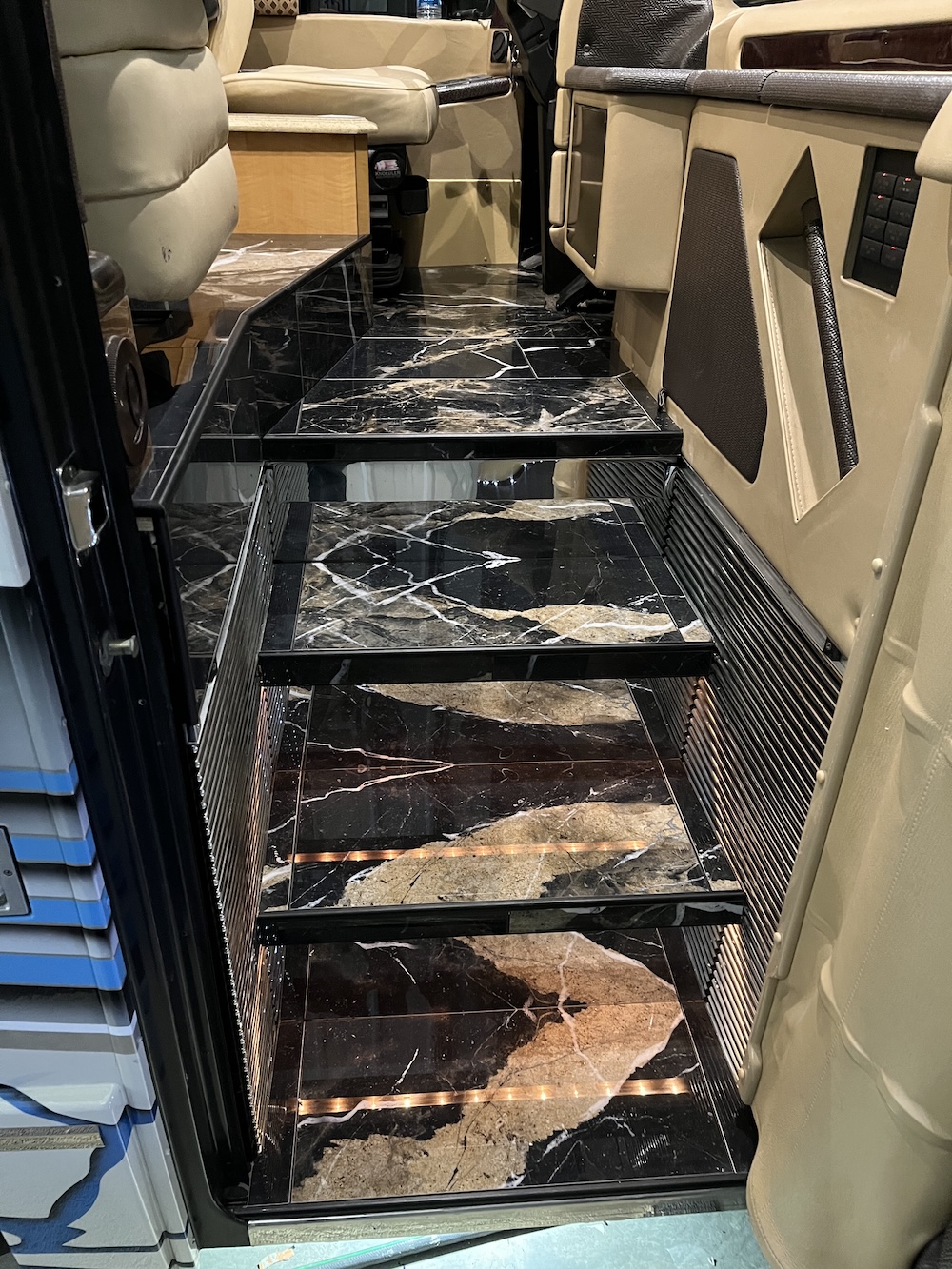2008 Prevost Liberty H3-45 For Sale
