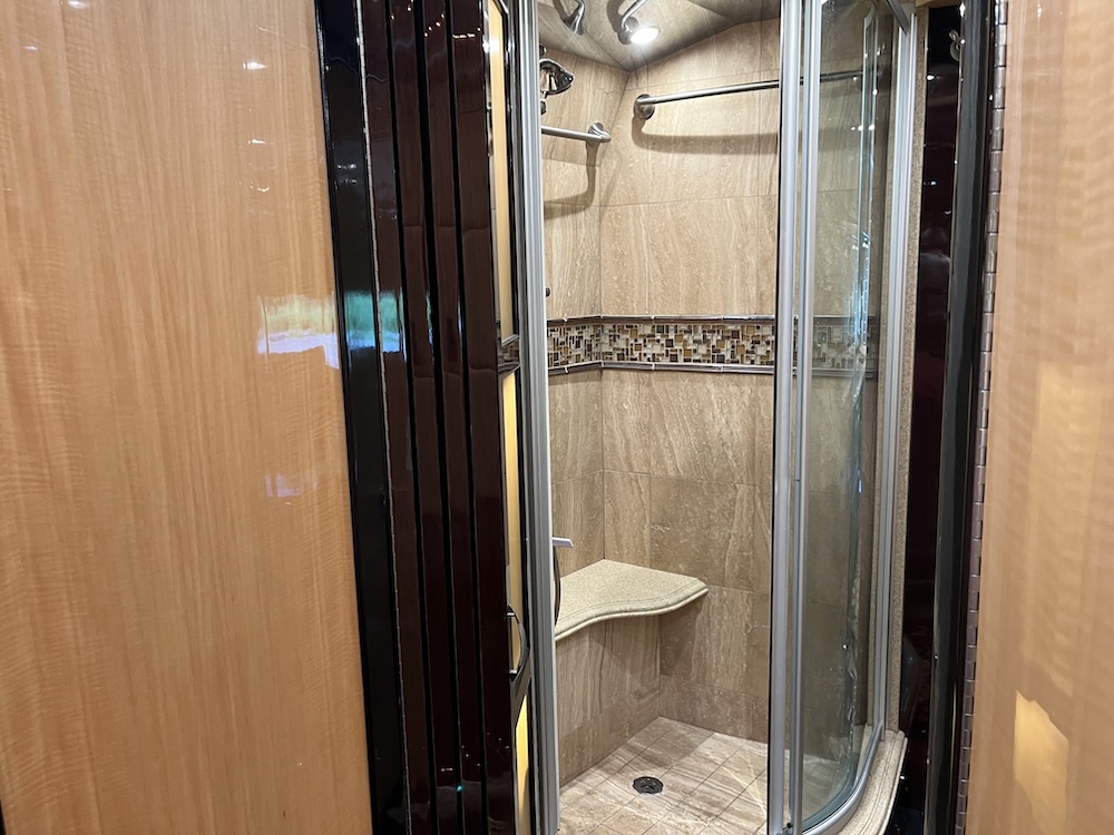 2008 Prevost Liberty H3-45 For Sale
