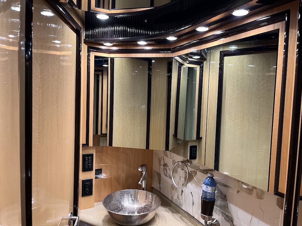 2008 Prevost Liberty H3-45 For Sale
