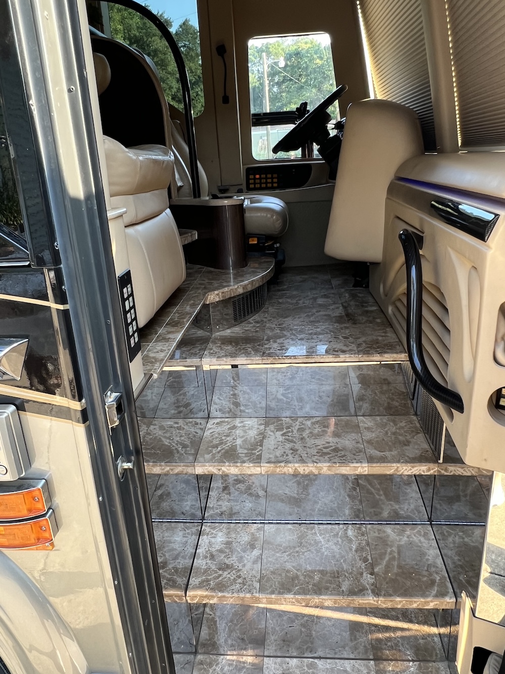 2008 Prevost  Marathon H3-45 For Sale