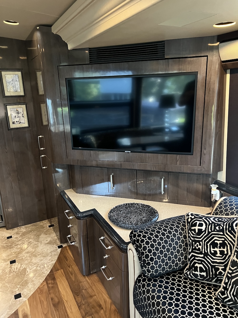 2008 Prevost Marathon H3-45 For Sale