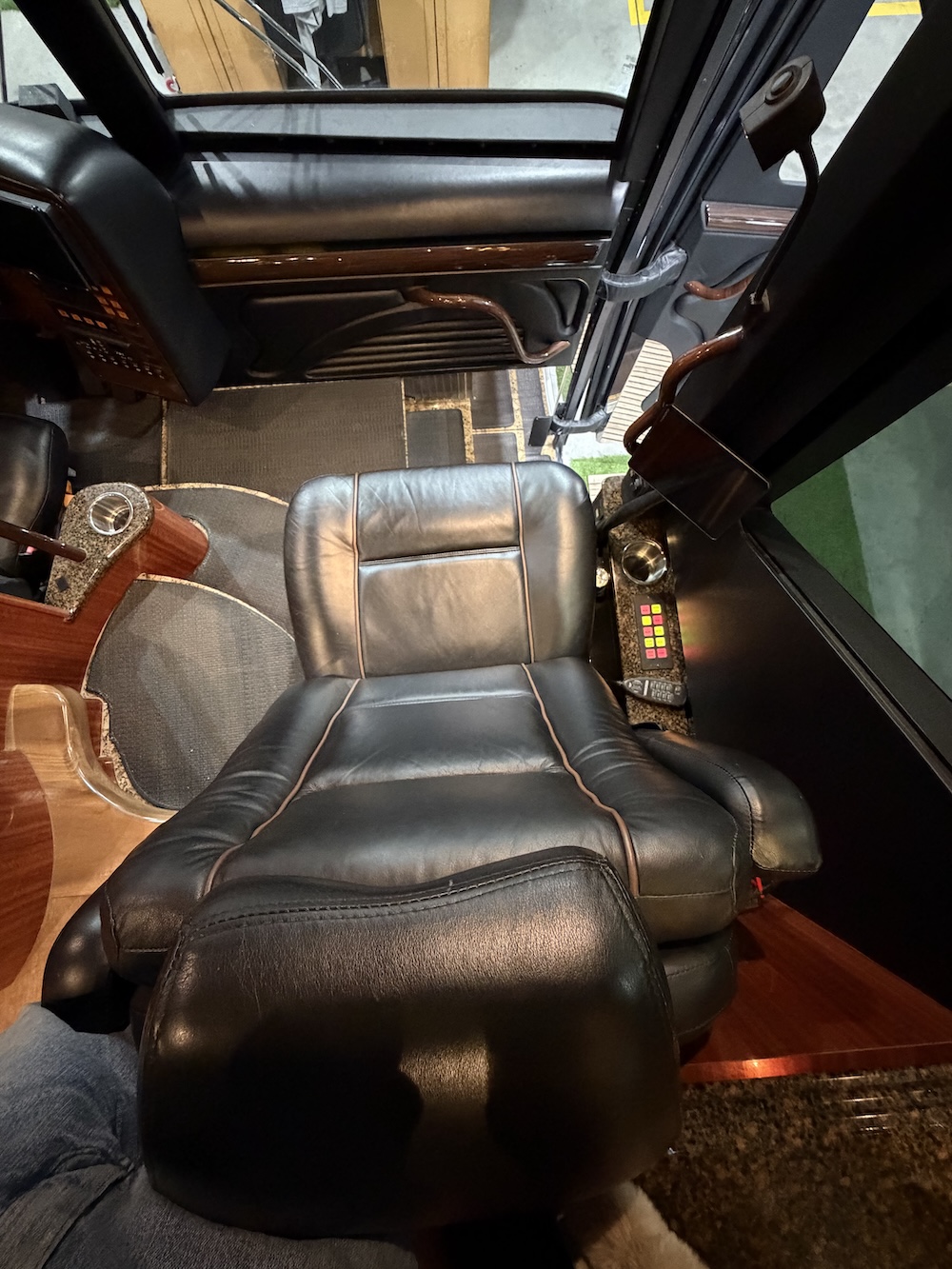 2008 Prevost Marathon H3-45 For Sale