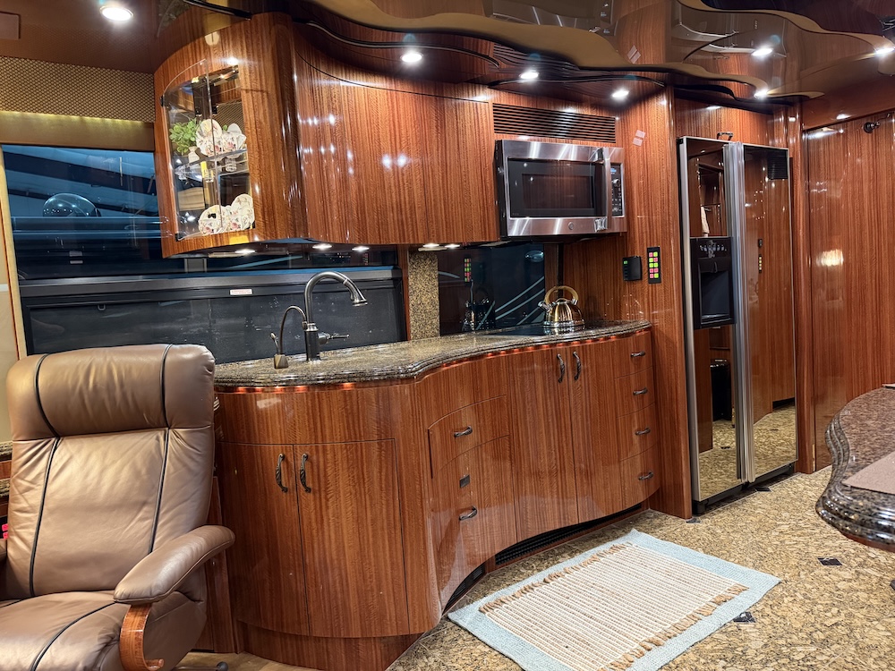 2008 Prevost Marathon H3-45 For Sale
