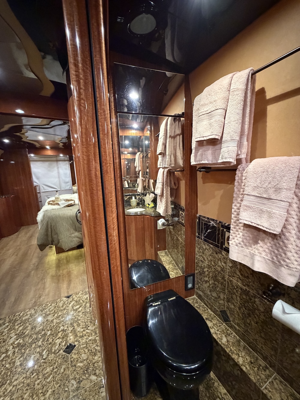 2008 Prevost Marathon H3-45 For Sale