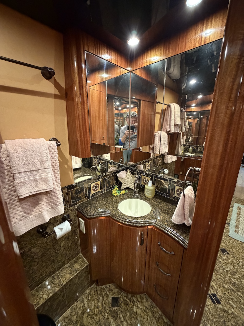 2008 Prevost Marathon H3-45 For Sale