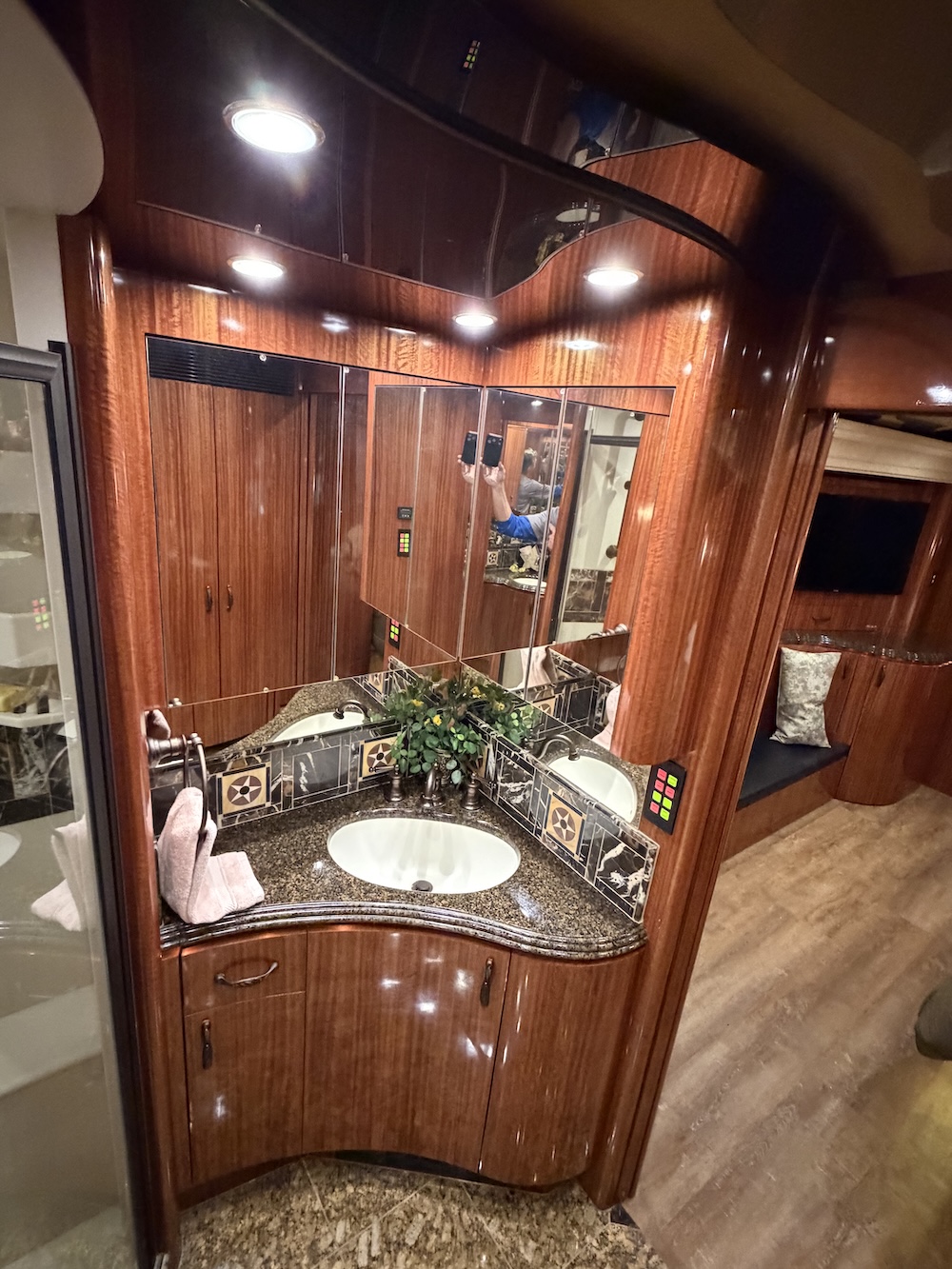 2008 Prevost Marathon H3-45 For Sale