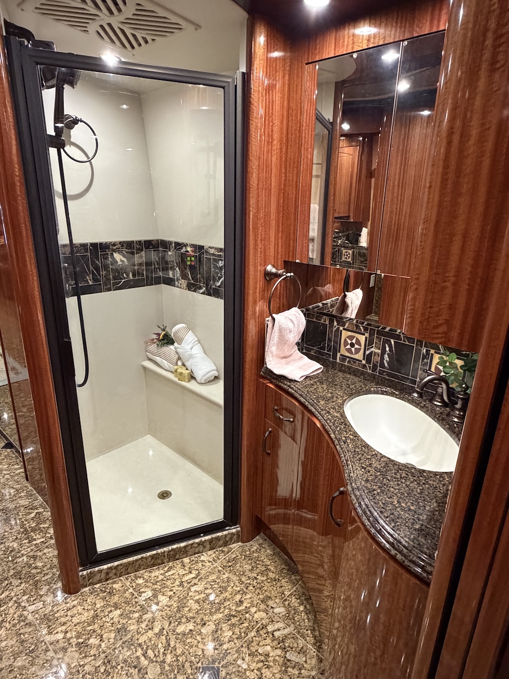 2008 Prevost Marathon H3-45 For Sale