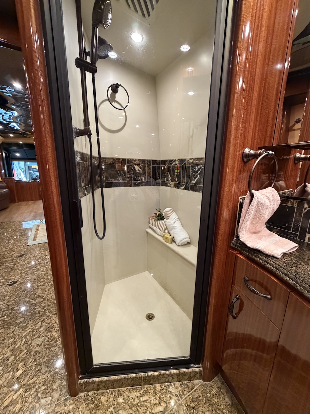 2008 Prevost Marathon H3-45 For Sale