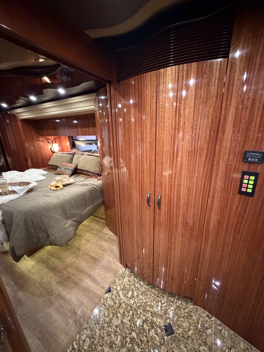 2008 Prevost Marathon H3-45 For Sale