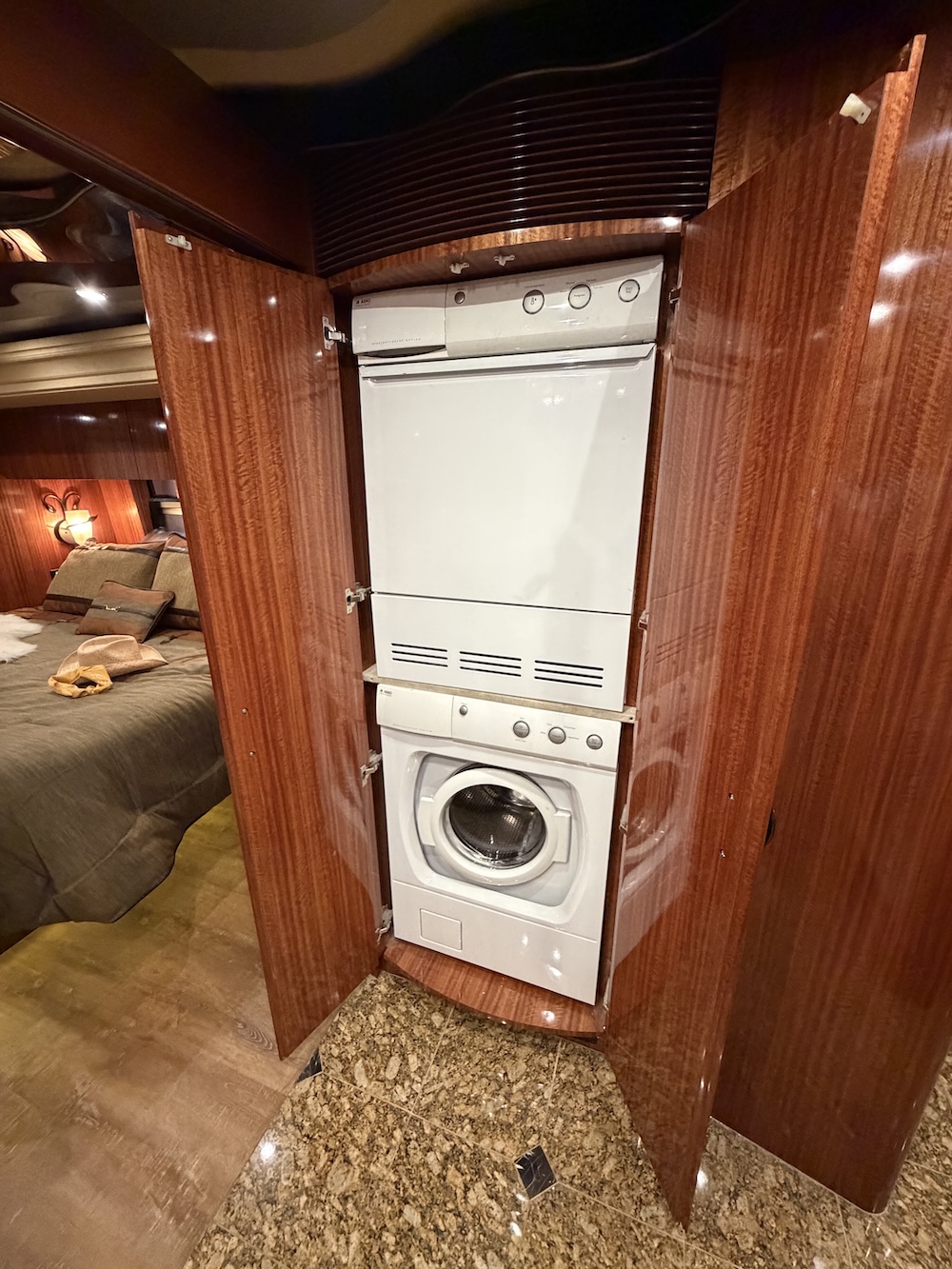 2008 Prevost Marathon H3-45 For Sale