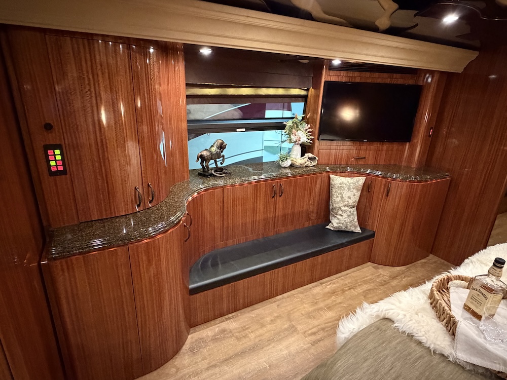 2008 Prevost Marathon H3-45 For Sale