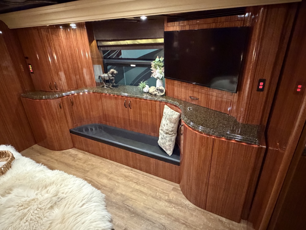 2008 Prevost Marathon H3-45 For Sale