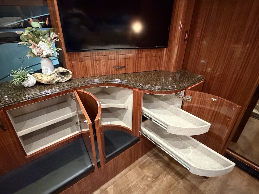 2008 Prevost Marathon H3-45 For Sale