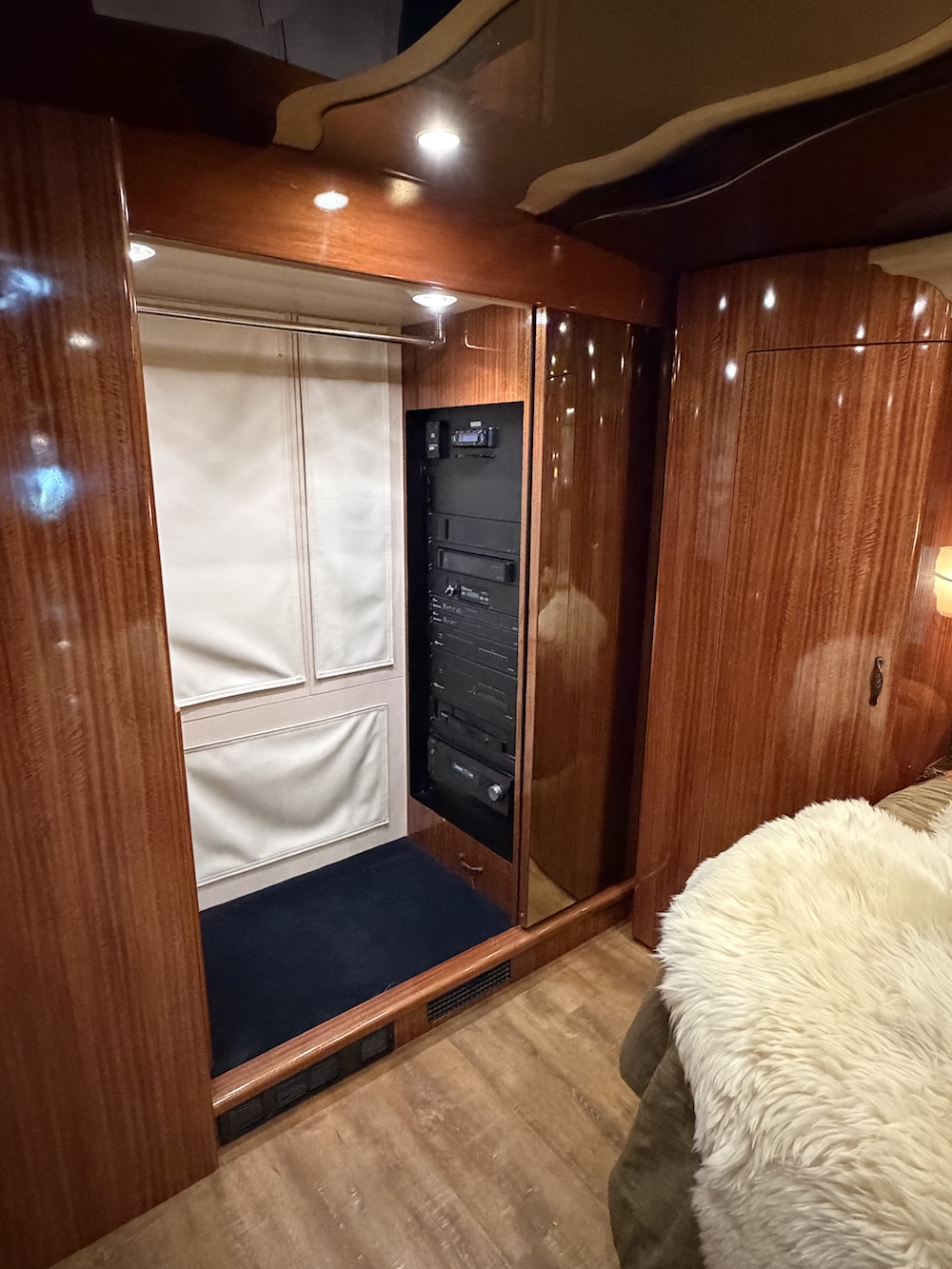 2008 Prevost Marathon H3-45 For Sale