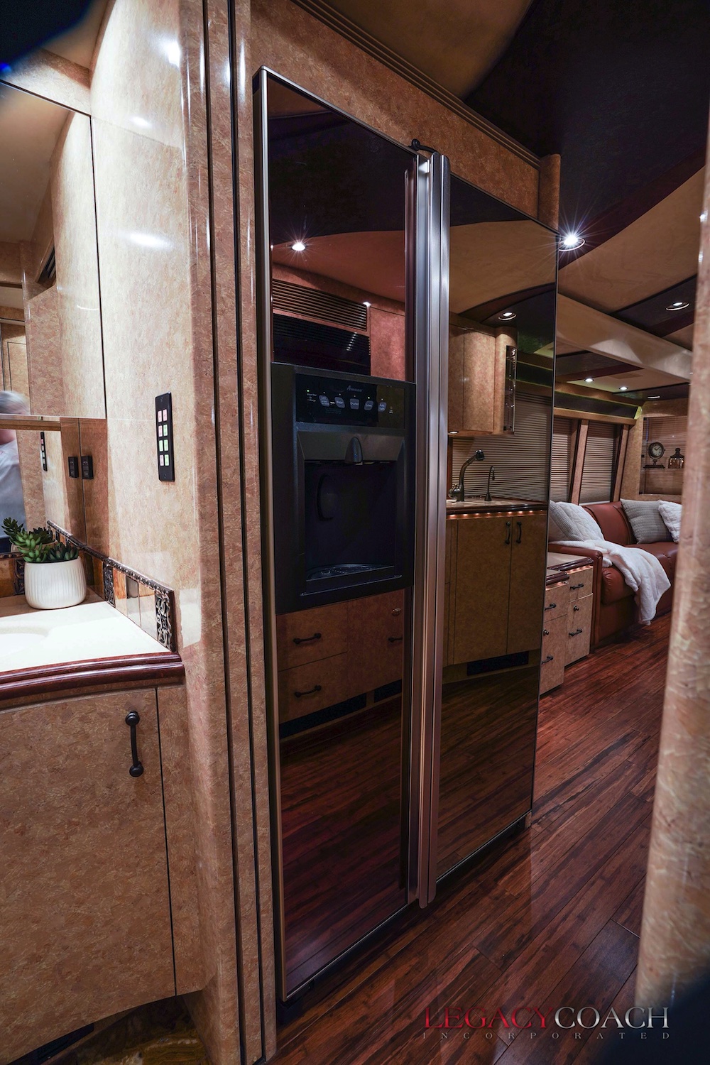 2008 Prevost Marathon H3-45 For Sale