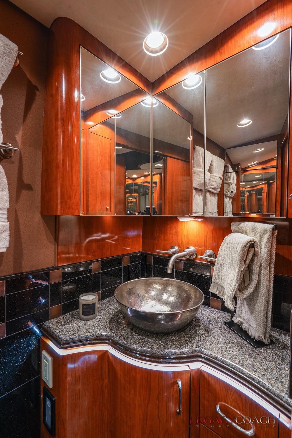 2008 Prevost Marathon H3-45 For Sale