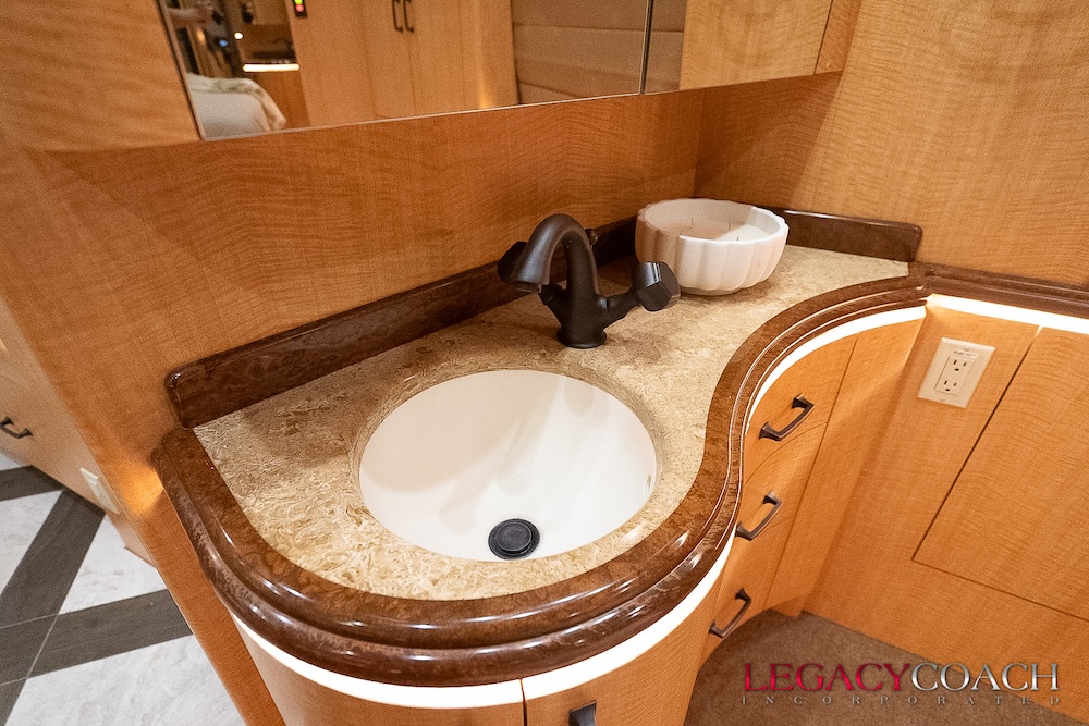 2008 Prevost Marathon XLII For Sale
