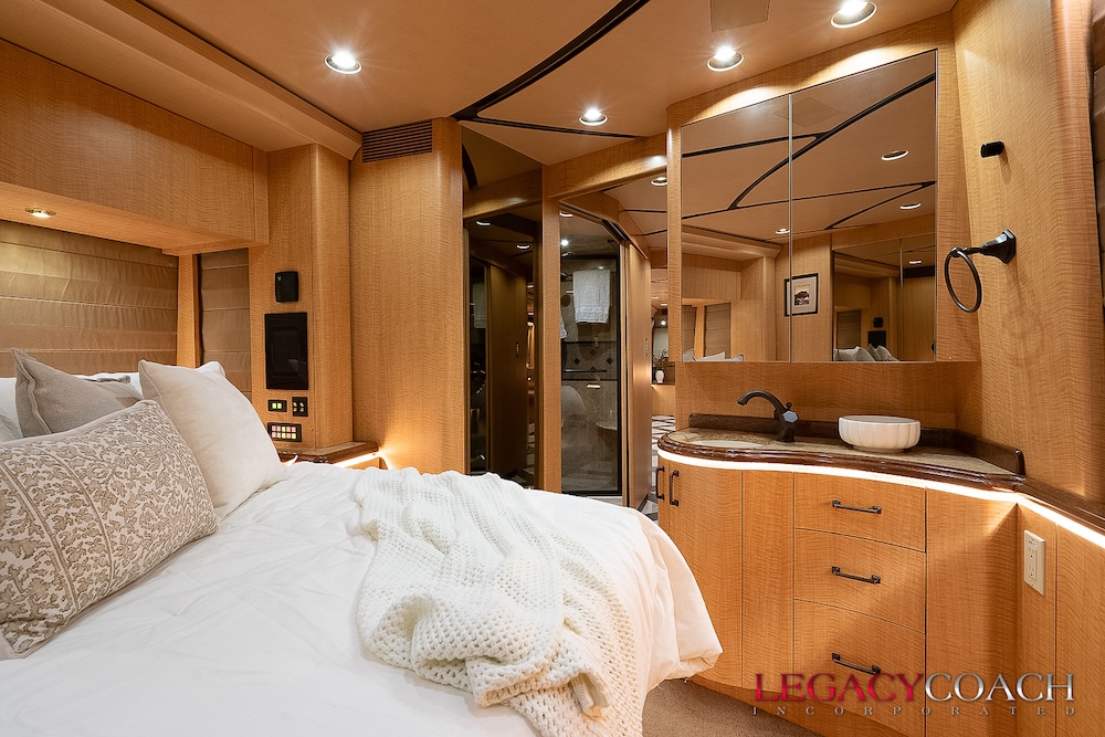 2008 Prevost Marathon XLII For Sale