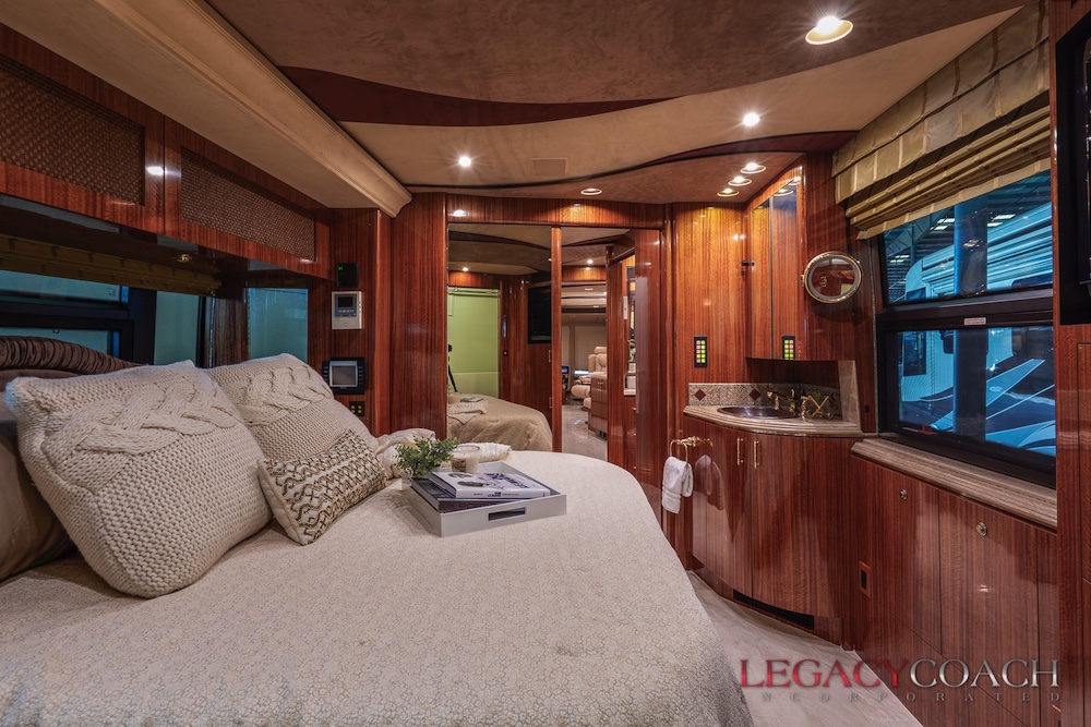 2008 Prevost Marathon XLII For Sale