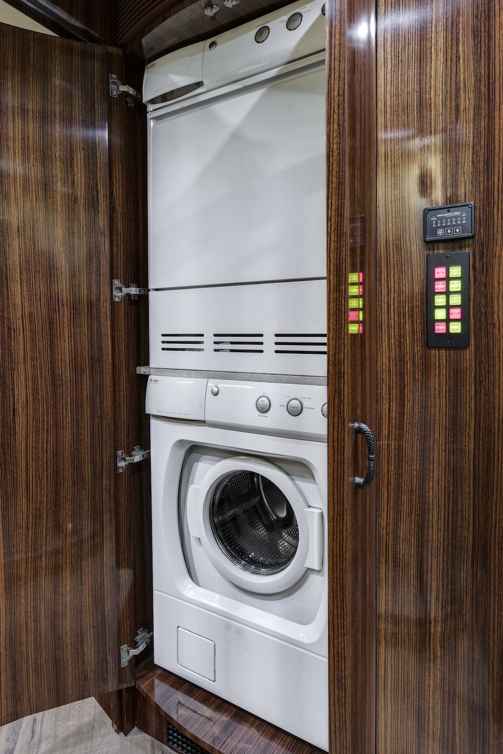 2008 Prevost Marathon XLII For Sale