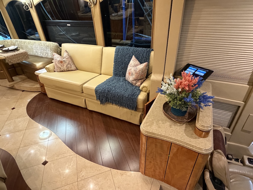 2008 Prevost Millennium H3-45 For Sale