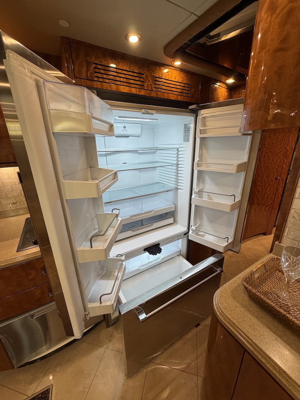 2008 Prevost Millennium H3-45 For Sale