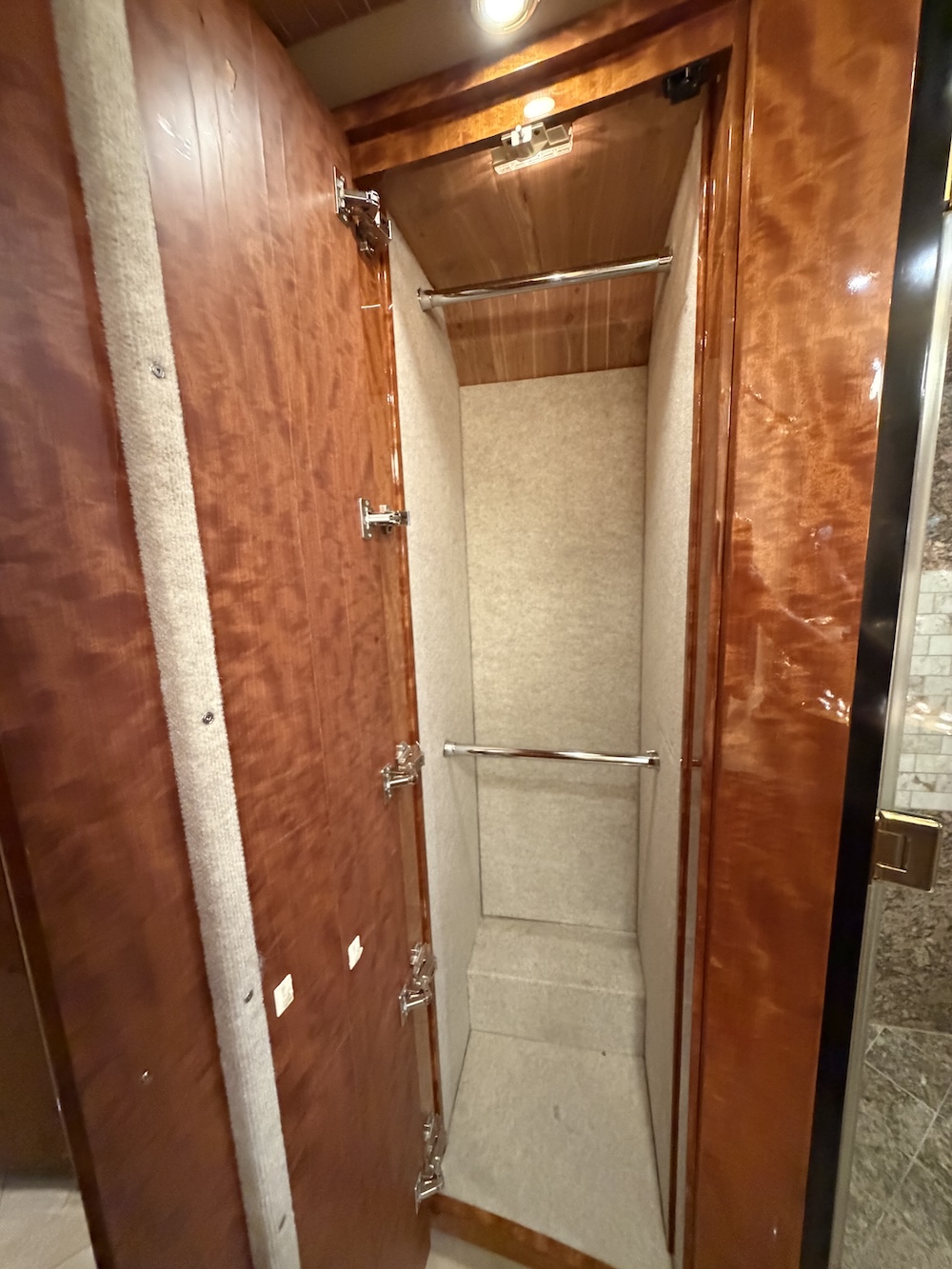 2008 Prevost Millennium H3-45 For Sale