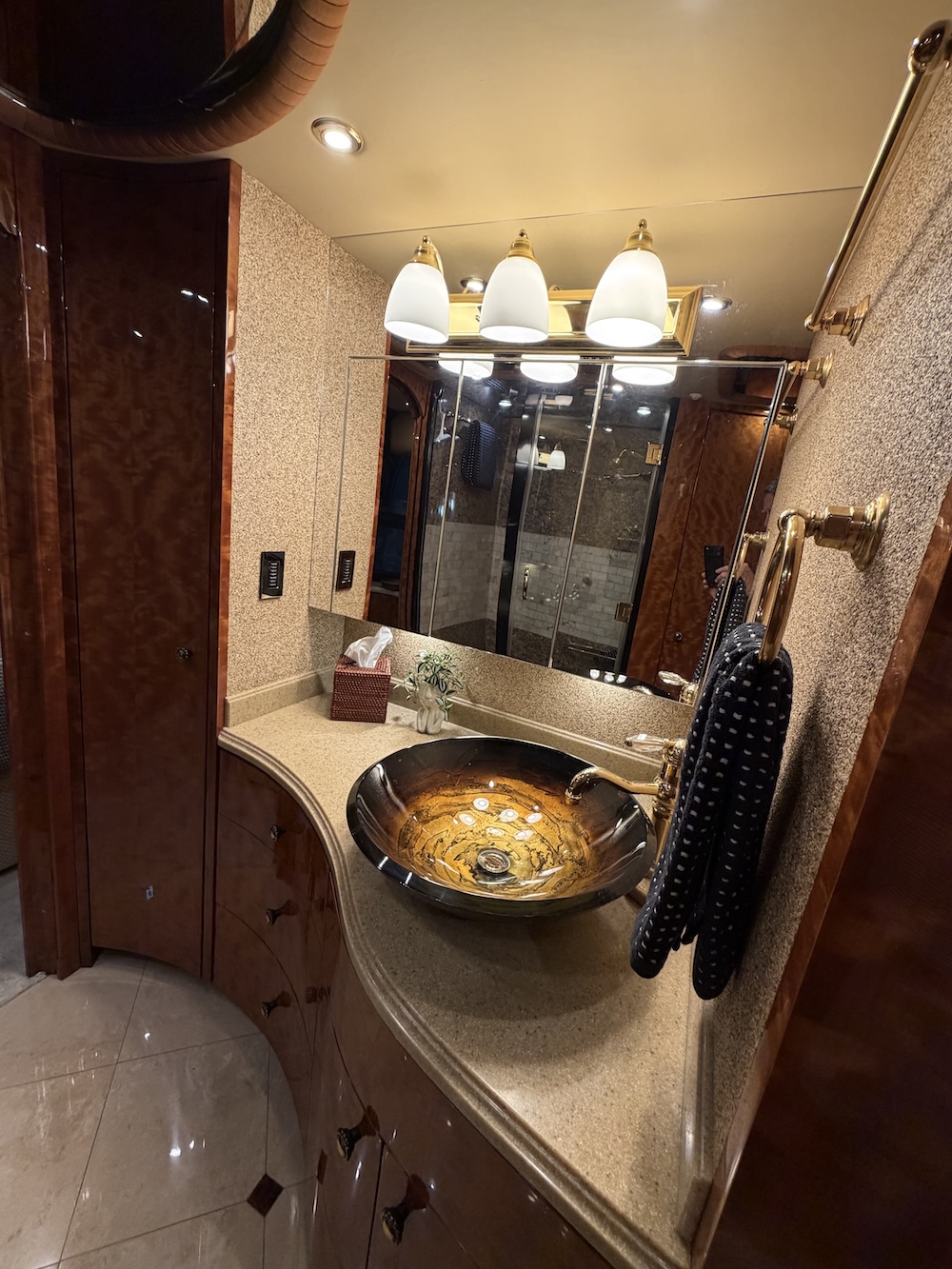 2008 Prevost Millennium H3-45 For Sale