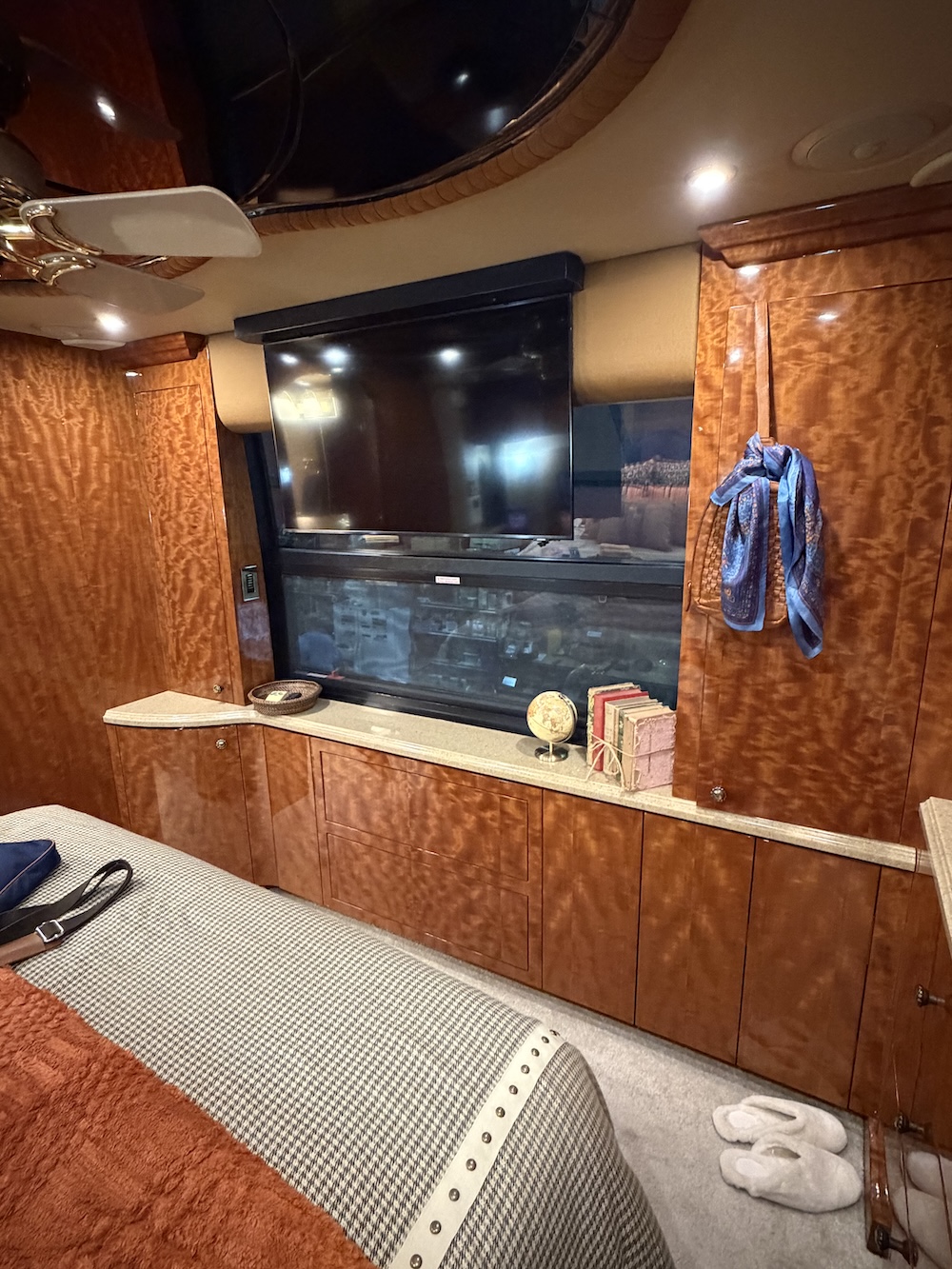 2008 Prevost Millennium H3-45 For Sale