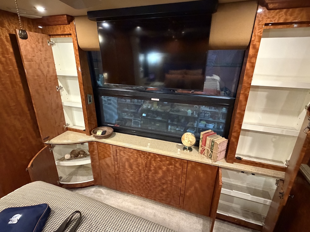2008 Prevost Millennium H3-45 For Sale